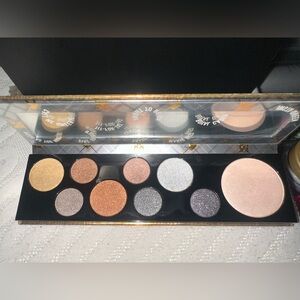 M•A•C Qween Supreme Palette